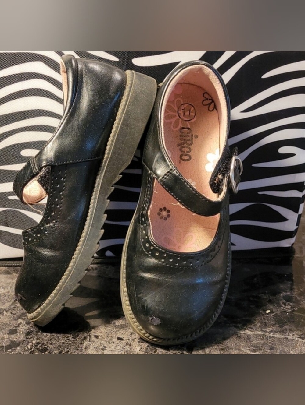 Circo Girls 11 Black casual dress shoes adjustable straps